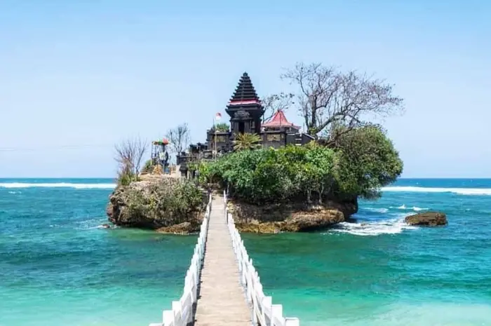 Beach tourism in Malang is Exotic and Must be Visited